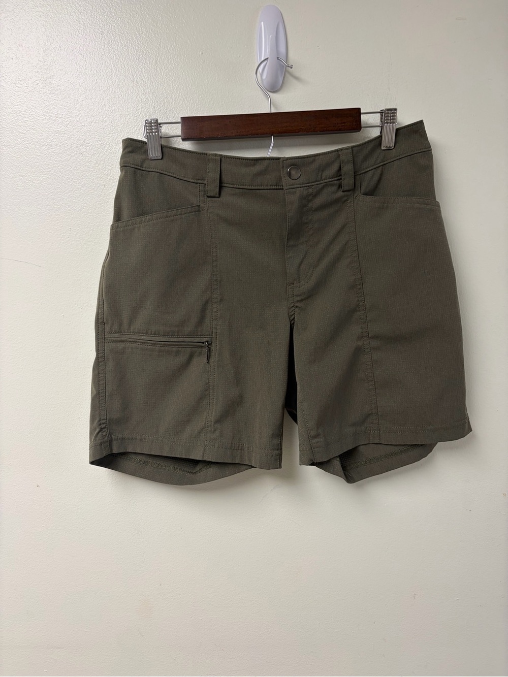 Duluth Trading Co Olive Green Utility Shorts Size 12